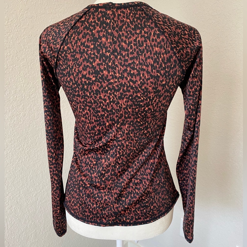 NWOT Leopard Rash Guard - Picture 3 of 5